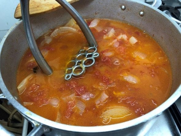 Sopa de Tomate com Cebola e Ovo Escalfado